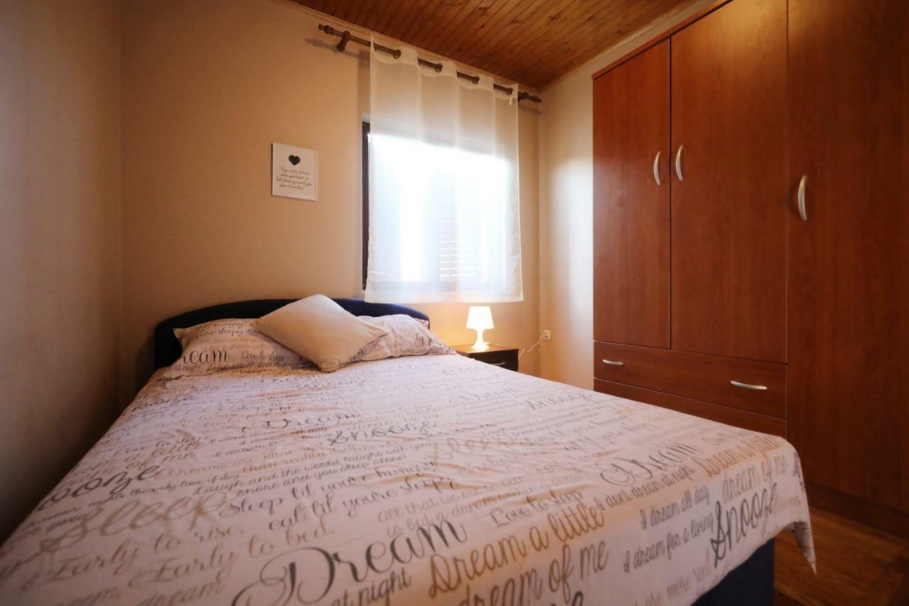Leona Apartamento Sukošan Exterior foto