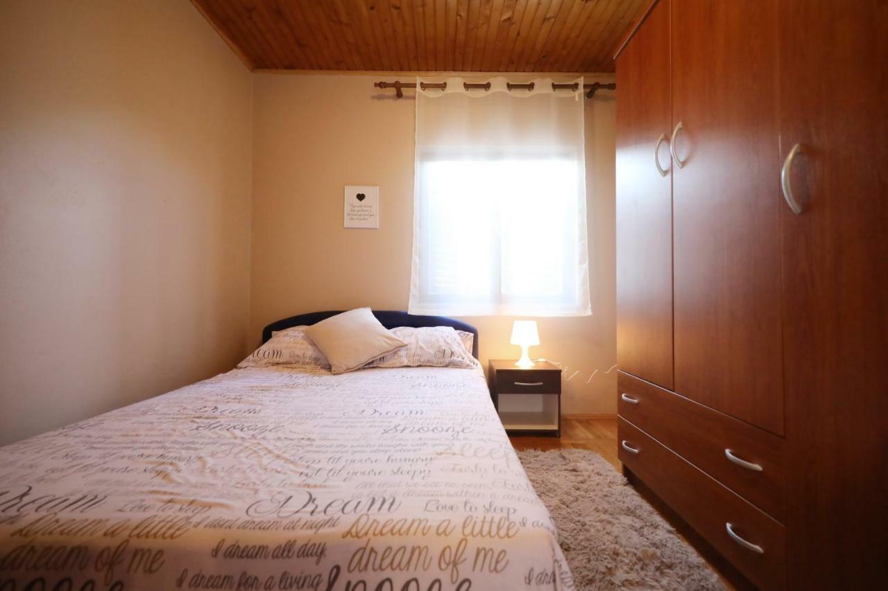 Leona Apartamento Sukošan Exterior foto